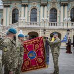 «За мужність та відвагу» — Володимир Зеленський особисто нагородив легендарну бригаду морської піхоти