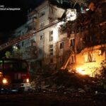 «Два поверхи просто знесло» — нічний удар БПЛА по п’ятиповерхівці в Миколаєві