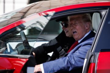 Рада директорів Tesla заперечує пошук наступника Ілона Маска