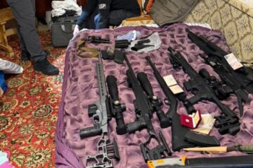 У колишнього комбрига тероборони в Запоріжжі вилучили колекцію зброї на 750 тисяч грн