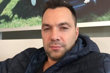 ​Зеленський ввів у дію санкції РНБО щодо Арестовича та Олешка