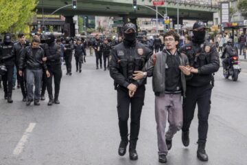Поліція затримала сотні людей на першотравневих протестах у Стамбулі