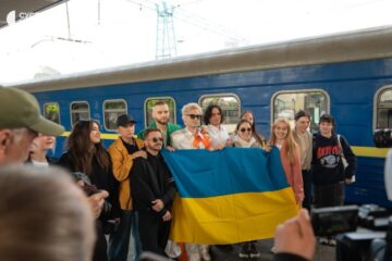 Українська делегація вирушила на пісенний конкурс “Євробачення”
