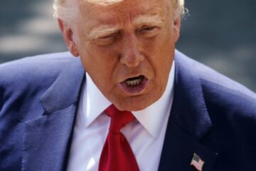 Bloomberg: команда Трампа підготувала варіанти тиску на РФ
