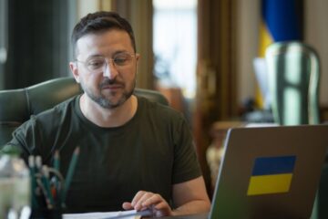 Володимир Зеленський провів розмову з президентом Еквадору