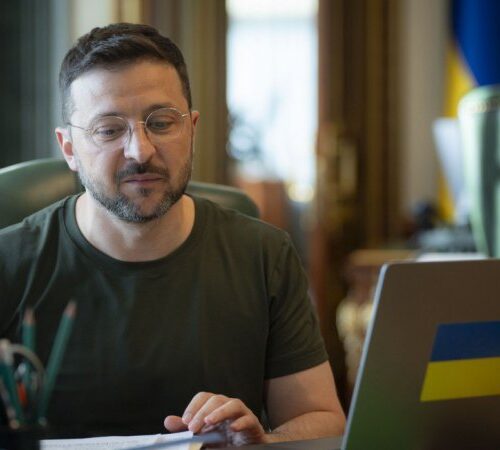 Володимир Зеленський провів розмову з президентом Еквадору