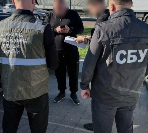 На Львівщині викрили схему з контрабанди авто під виглядом “гуманітарки”