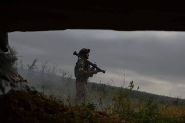 Генштаб: ворог продовжує наступальні дії на Покровському напрямку — 83 боєзіткнення за добу