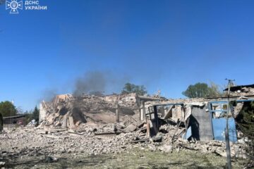 Росіяни скинули авіабомбу на пожежну частину у Куп’янську на Харківщині