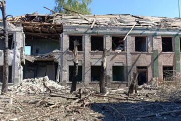 Окупанти завдали авіаударів по Боровій Харківської області, загинула людина