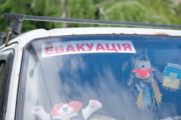 Поліцейські евакуювали жителів Берислава Херсонської області