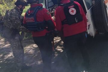 ​Поліція вивезла у безпечне місце 6 мешканців Купʼянської громади