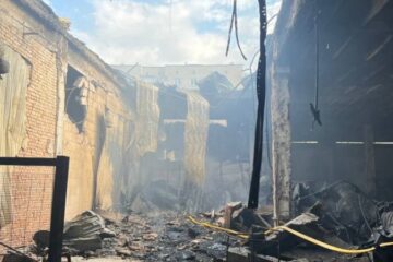 Росіяни знищили депо та відділення “Нової пошти” в Ізюмі на Харківщині