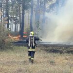 На Харківщині пожежа через детонацію боєприпасів охопила 20 га