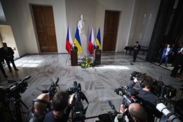 Зеленський: припинення вогню можливе у будь-який момент і має тривати щонайменше 30 днів