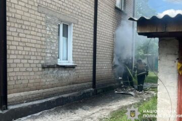 Росіяни поранили у Донецькій області двох дітей та їхню матір