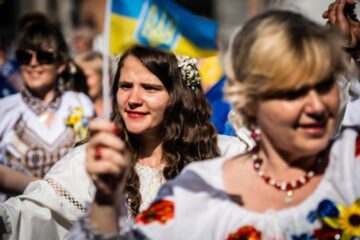 Соцопитування: 47% українців мають скоріше позитивні очікування від підписання угоди про копалини зі США