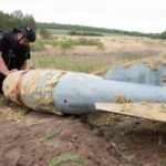 На Харківщині сапери знешкодили авіаційну бомбу КАБ-500, яка впала і не розірвалася