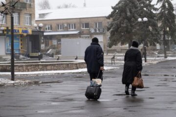 На Донеччині залишаються 21 200 дітей, обов’язкова евакуація триває