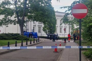 У Варшавському університеті нападник із сокирою вбив людину
