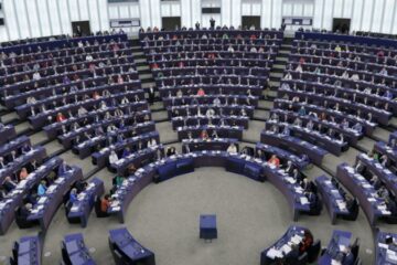 Європарламент закликав ЄС притягнути до відповідальності винних у депортації українських дітей