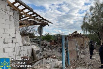 Внаслідок чергових ворожих ударів по Купʼянщині постраждали троє мирних мешканців