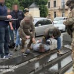 У Чернівцях затримали правоохоронця за організацію схеми переправлення військовозобов’язаних за кордон