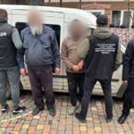 Двох кліриків УПЦ (МП) взяли під варту через переправлення чоловіка за кордон
