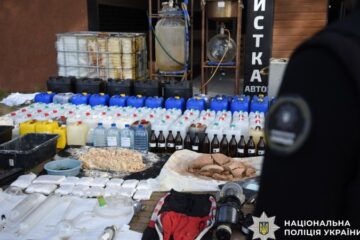 Нацполіція затримала по всій Україні 66 осіб у масштабній справі про виготовлення і збут наркотиків