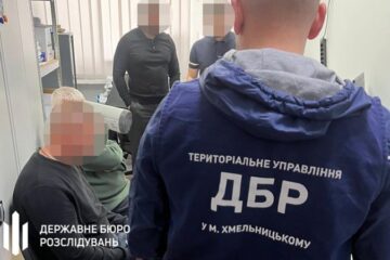 На Житомирщині викрили заступника керівника колонії, який виплачував зарплату відсутнім на роботі співробітникам