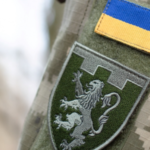 Художник та військовослужбовець Євген Равський створив символіку для своєї бригади