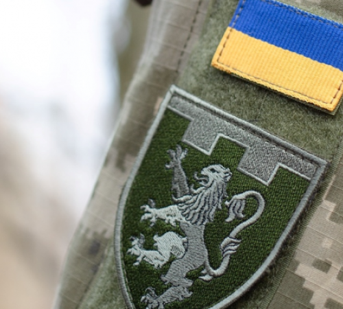 Художник та військовослужбовець Євген Равський створив символіку для своєї бригади