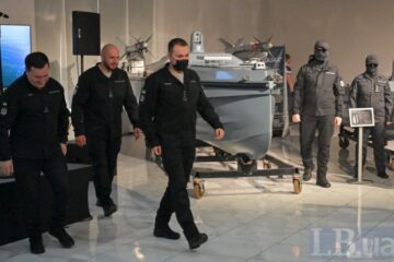 ГУР показало морські дрони, з яких вперше в історії збили російські вертольоти та винищувачі, – фоторепортаж