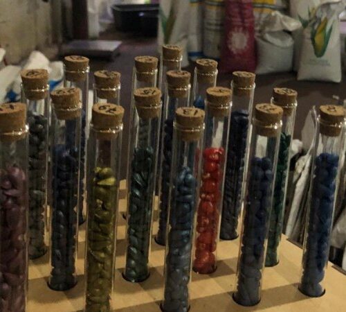 На Київщини ліквідували мережу підпільних цехів, де виготовляли насіння під виглядом відомих брендів