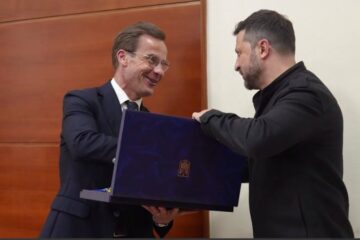 Президент Зеленський обговорив оборонне партнерство із Прем’єром Швеції