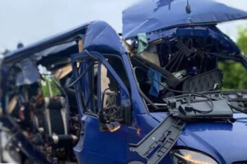Російський дрон атакував рейсовий автобус на Сумщині, є жертви