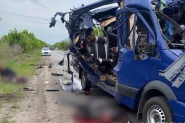 Свідоме вбивство цивільних: росіяни вбили сімʼю під час удару по рейсовому автобусу у Білопіллі на Сумщині