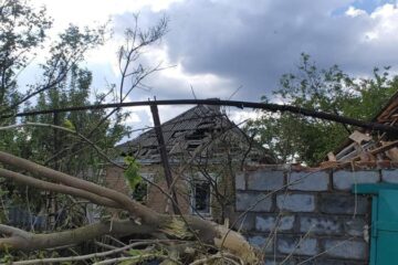 Унаслідок агресії РФ на Дніпропетровщині пошкоджені будинки, ЛЕП та газогін