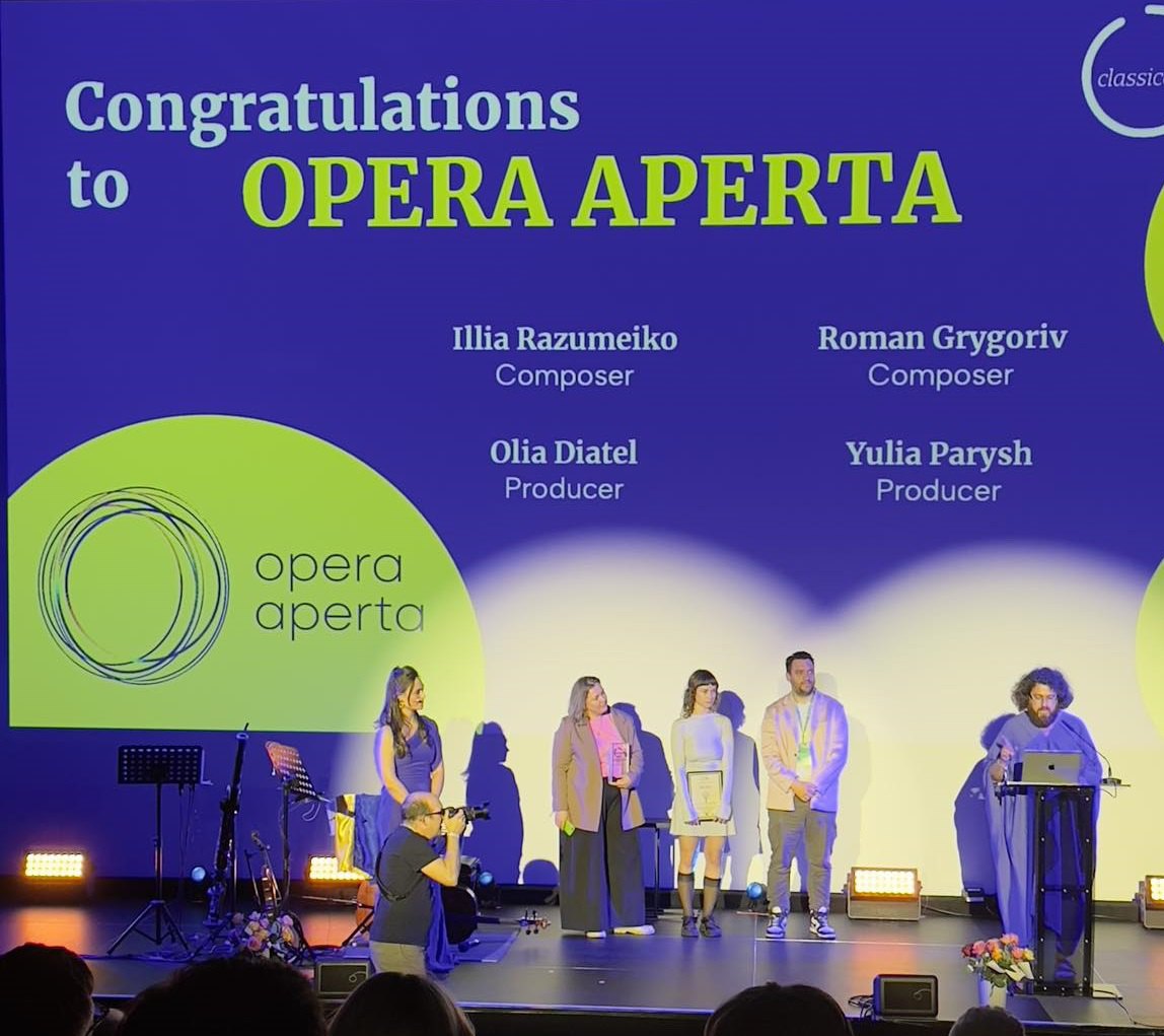 Ілля Разумейко читає промову під час нагородження The Classical:NEXT Innovation Award 2025