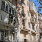 Зранку окупанти обстріляли з артилерії Корабельний район Херсона, постраждали люди