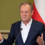 Російський корабель виконував “підозрілі маневри” поблизу кабелю до Швеції, ‒ Туск