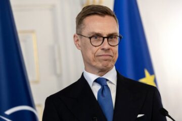 Стубб: “технічні” перемовини про припинення вогню в Україні можуть відбутися у Ватикані наступного тижня