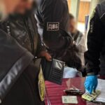 Поліцейські викрили у Харкові жінку, яку підозрюють у “торгівлі” звільненням з військової служби