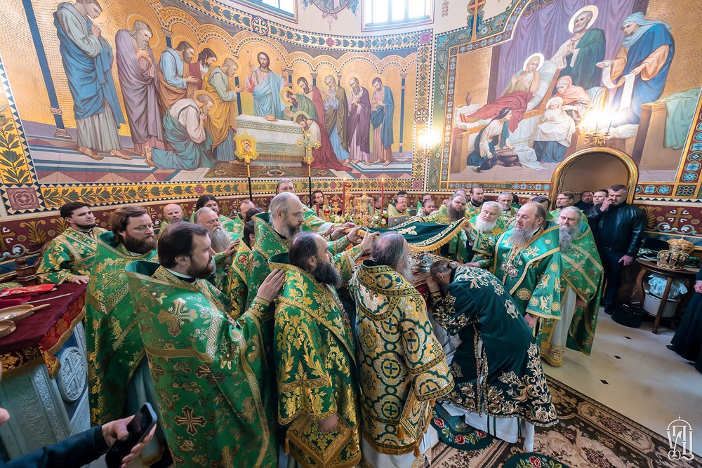 Блаженніший Митрополит Київський і всієї України Онуфрій очолив богослужіння з нагоди дня пам’яті преподобного Феодосія Печерського 16 травня 2025 року, у Свято-Успенській Києво-Печерській Лаврі.