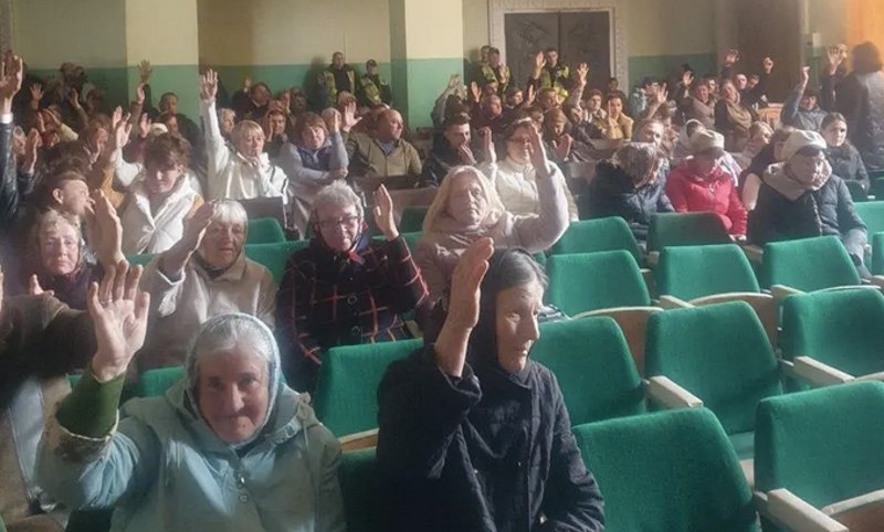 Релігійна громада села Мрин Носівської громади на Чернігівщині 3 травня 2025 року ухвалила рішення про перехід з підпорядкування Української православної церкви (в єдності з Моспатріархатом) до Православної церкви України (ПЦУ).