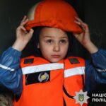 “Білі янголи” евакуювали з-під обстрілів на Донеччині родину з трьома дітьми