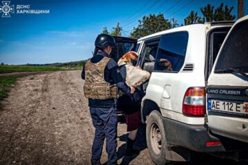 Рятувальники евакуювали з-під обрілів шістьох мешканців Харківщини