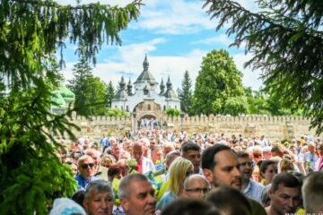 Паломництво та/або звичайний туризм: де і як шукати Бога?