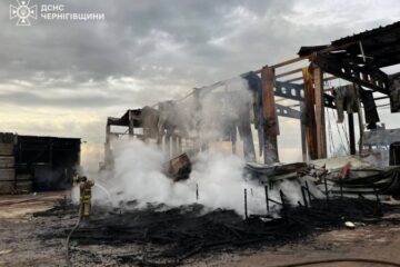 У Чернігівській області через ракетно-дронову атаку РФ загорівся ангар з вугіллям