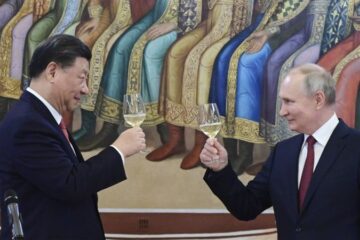 СЗР: Китай постачає спецхімію, порох і верстати на 20 військових заводів Росії